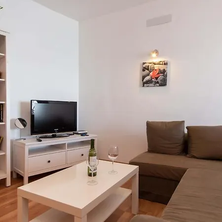 Cristianmar 3 - One Bed Апартаменты